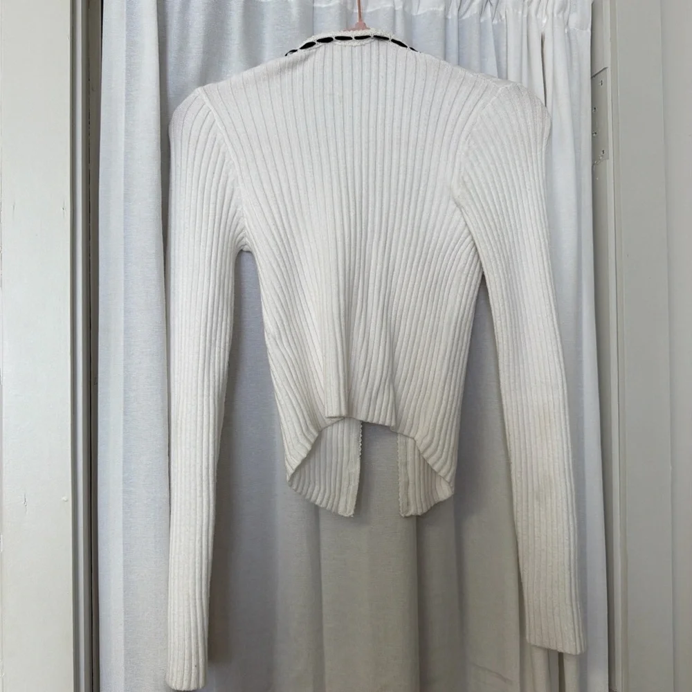 Altar'd State long sleeve White & Black Trim - Picture 3 of 3